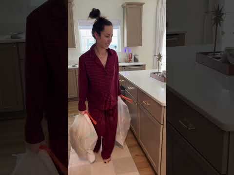 MERRY CHRISTMAS EVE EVERYONE! the best day of the year!! #morningroutine #morningvlog #christmaseve