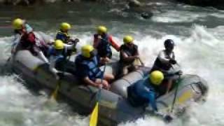 preview picture of video 'White water rafting in Nepal'