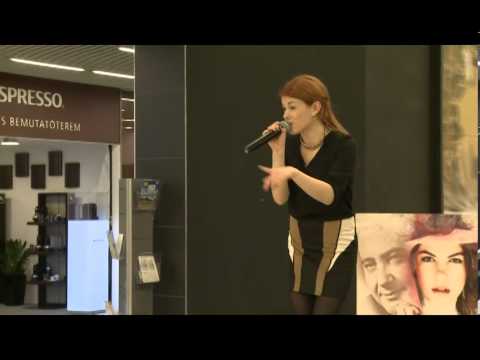 Csobot Adél fellépés Hegyvidéki Központ