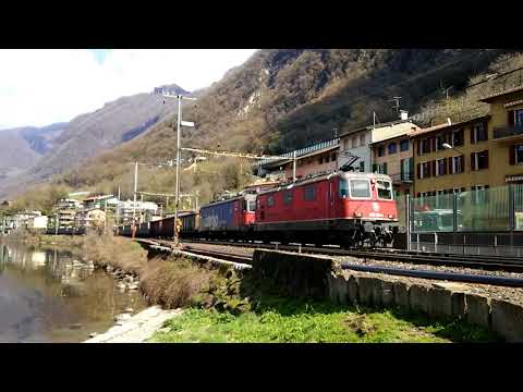 SBB CH Re 4/4 + Re 6/6 CON CARRI MERCI TRANSITA A CAPOLAGO (CH) 5 - 4 - 2018