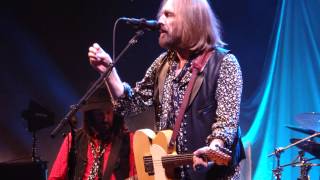 9  (She's) A Woman In Love (It's Not Me) TOM PETTY LIVE Chicago United Center 8-23-2014 BY CLUBDOC