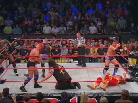 Jeff Hardy Helps Hulk Hogan and Abyss