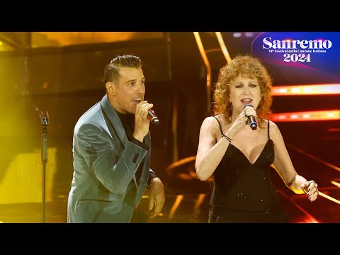 Sanremo 2024 -Fiorella Mannoia con Francesco Gabbani canta "Che sia benedetta"/"Occidentali's karma"