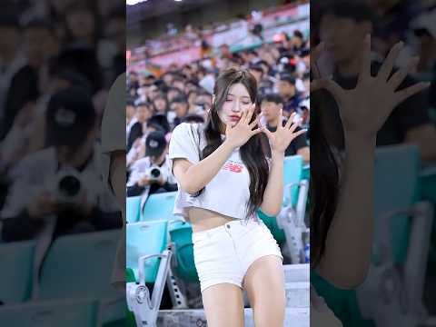 자리에 앉을 시간도 없다. '피리아웃송' 김가현(Kim Gahyun[金佳賢])치어리더