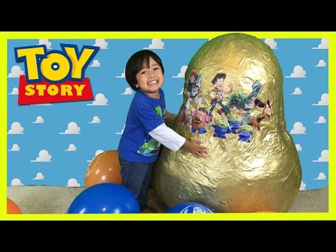 GOLDEN GIANT EGG SURPRISE OPENING Disney Toy Story