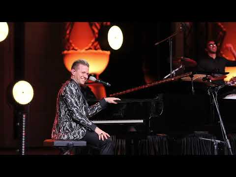 MATTHEW LEE LIVE 2024 - CLASSICAL MEDLEY WITH HIS  BAND (UZBEKISTAN)