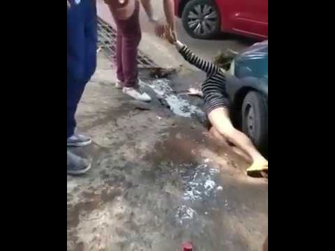 Forró pé de Serra acaba com a cara no esgoto no final da balada