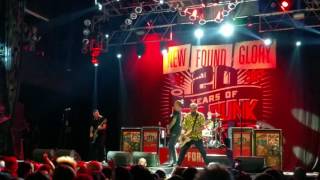 New Found Glory - &quot;Vegas&quot; Live