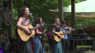 Della Mae - Don't Come Home A-Drinkin' / Why'd You Come In Here Looking Like That - 2016 NWSS
