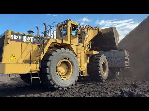 Cat 992C Wheel Loader With Custom Coal Bucket Loading Trucks With One Pass - S.G.M Melidis 4k