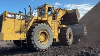 Cat 992C Wheel Loader With Custom Coal Bucket Loading Trucks With One Pass - S.G.M Melidis 4k