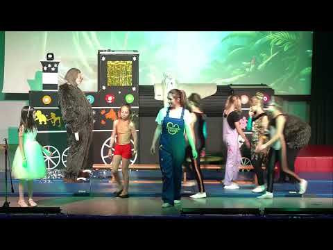 Akrobatisches Kindermusical - Eine Reise durch magische Welten