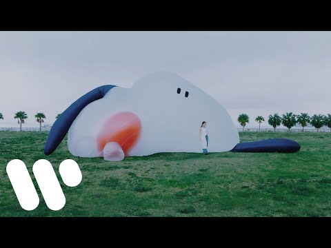 Kiri T - 哀傷和愛上算不算同音字 Is love enough? [Official Music Video]