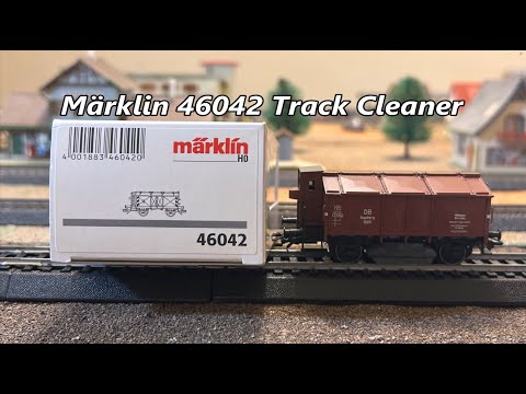 Märklin 46042 Track Cleaner with the Märklin 3080 HO Scale