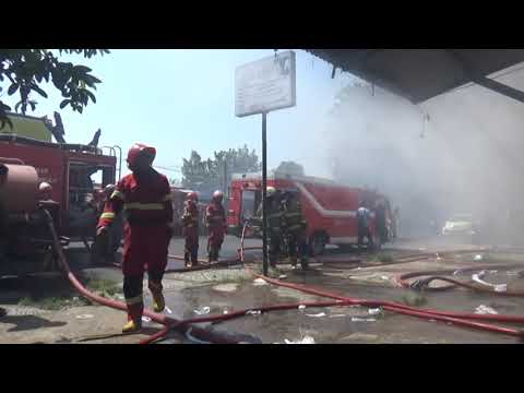 Kontrakan Beserta Ruko Dua Lantai Terbakar 