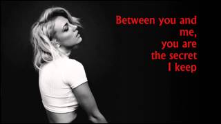 Chelsea Lankes - Secret - Lyrics