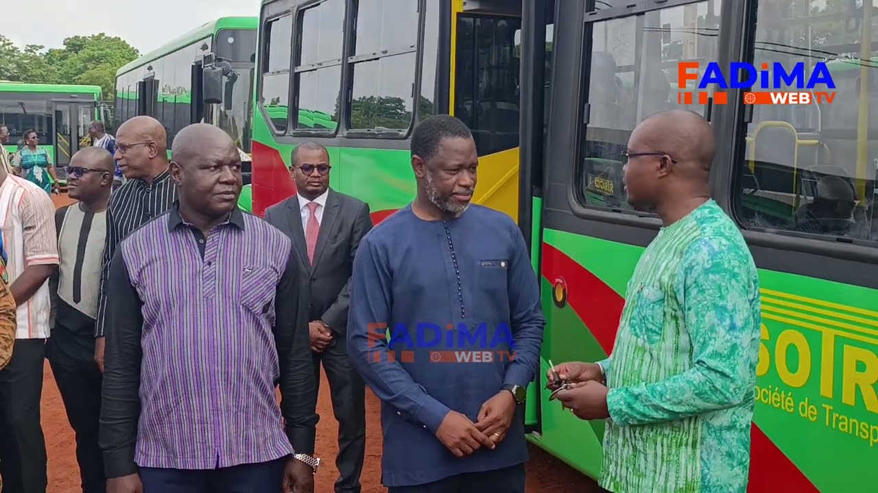 Le Premier Ministre Burkinabé à procéder à la remise de 155 bus à la SOTRACO.