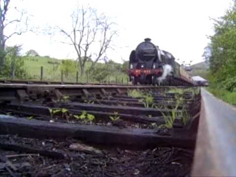 S15 No.825 passes the headshunt at Grosmont MPD 9/5/09