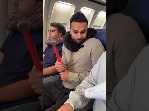 أزمة مقاعد الوسط داخل #الطائرة 🤣✈️
