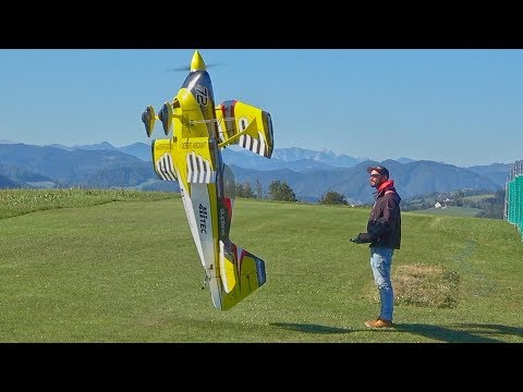 Gernot Bruckmann shows his great Challenger - fast and low