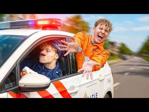 POLITIE EN BOEFJE SPELEN 👮‍♂️🚨