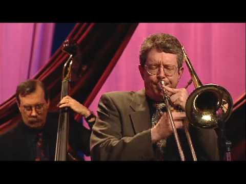 Manhattan Jazz Orchestra -  APRIL IN PARIS