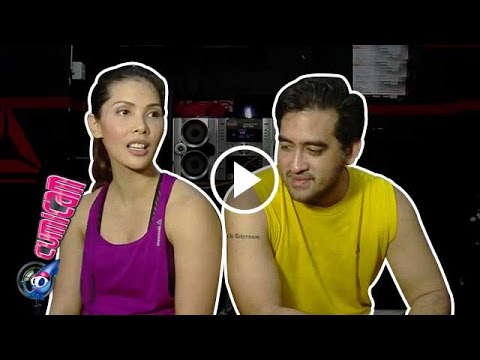 Gaya Tidur Keluarga Nadia-Dastin Ala Ikan Sarden - Cumicam 29 Mei 2016