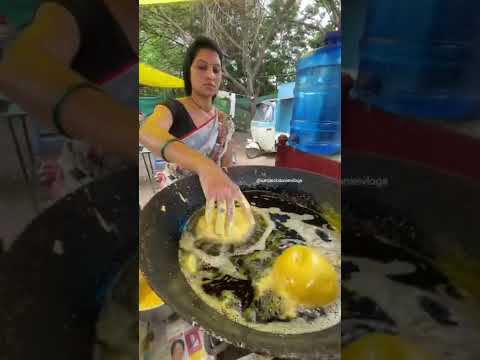 Jyoti Aunty Makes Cheese Vada Pav #streetfood #shorts
