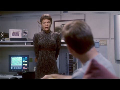 T'pol ask Archer to come catch a criminal
