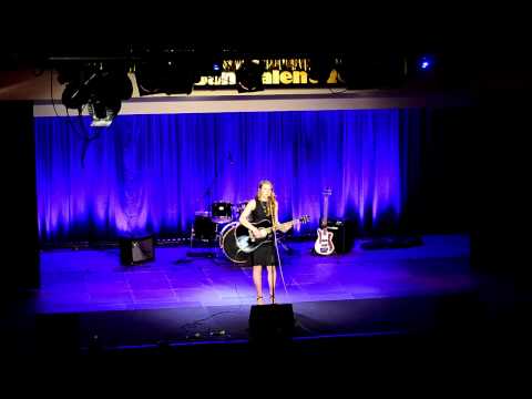 Kim Hulshoff - Forcefield (Zang en Gitaar)