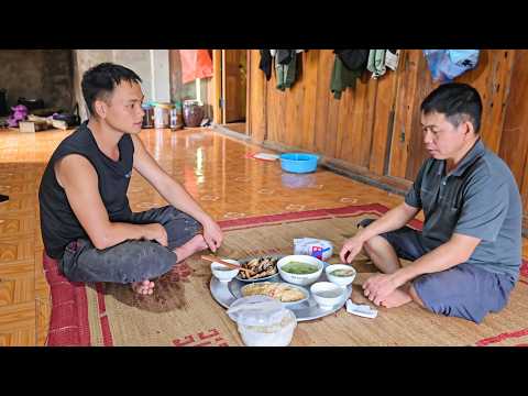 Huy was very surprised to learn that his uncle had kept his divorce a secret
