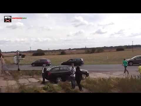 Železniční přejezd Trotina (I/33) (pohled z vlaku) - 26.9.2015 / Czech railroad crossing