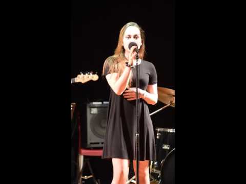 Cry me out Verticaal