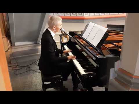 Elin Blom en stund på jorden