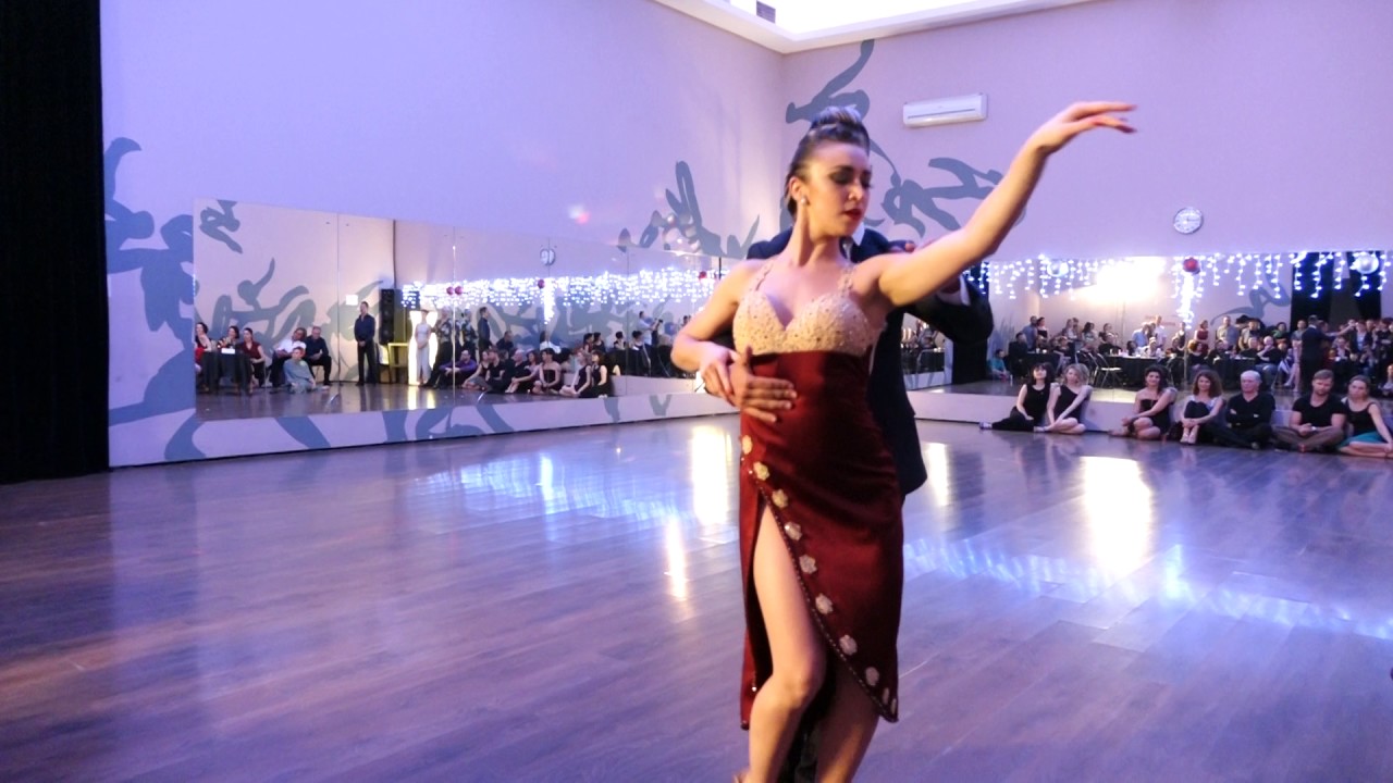 Video thumbnail for Jose Fernandez & Martina Waldman. 3. Milonga Chique. 2016.12.17