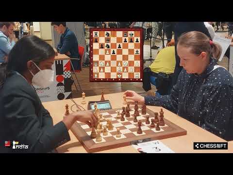 Forgetting about mate in one! | R. Vaishali vs Valentina Gunina | World Blitz 2021