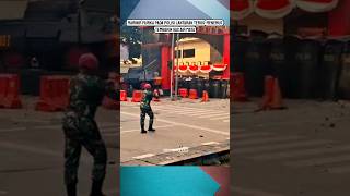 Download lagu Marines are furious because police fired tear gas #viralshort #marines #tni #demo2025 #demodpr mp3 Download lagu Marines are furious because police fired tear gas #viralshort #marines #tni #demo2025 #demodpr mp3