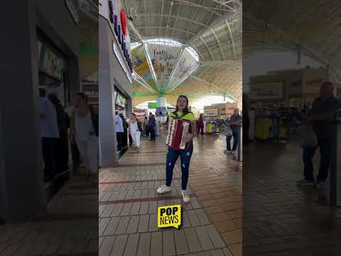 Jovem sanfoneira de Dores de Campos conquista público com talento e apresentações em Aparecida