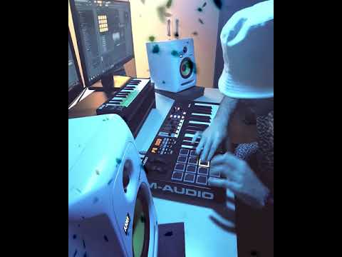 BELLA ESPO - STREET SYMPHONY (LIVE)