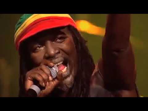 Videoclip de Peace in Liberia (Live) — Alpha Blondy
