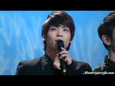 [fancam] 101114 SHINee jonghyun talking @ Beauty concert