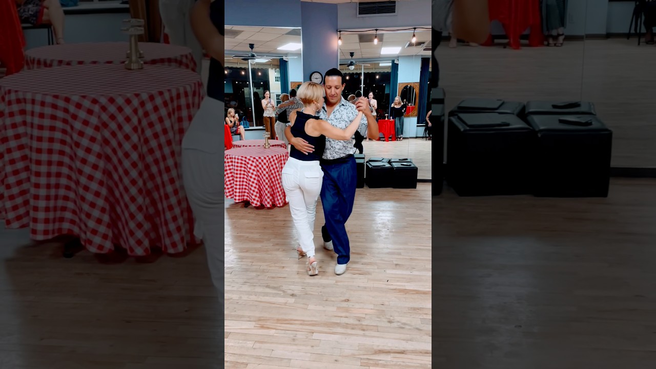TANGO LESSON demo by Analia Carreño & Luis Ramirez rebotes alterados con sacadas #tango #tangodance