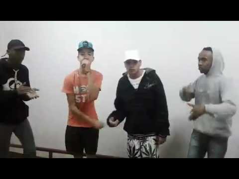 Mc Alkaida Mc Pedrin Da Vl E Mc Play (Medley No Camarin)