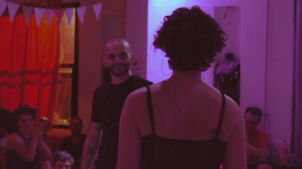 Bruno Tombari y Rocío Lequio + HuiléN · Práctica Gallo Rojo