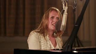 Bonnie Raitt - The Ones We Couldn&#39;t Be (Lizzy Ossevoort)