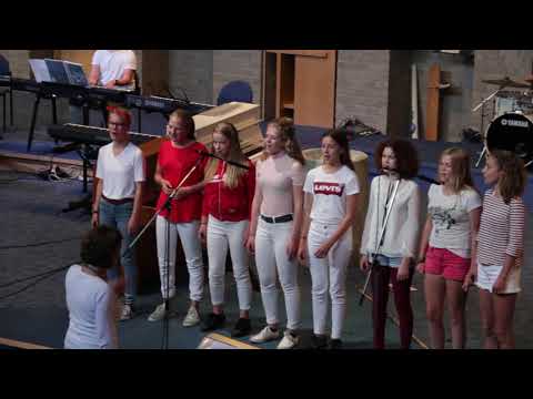 Musicalschool Groningen zingt Queen -Under Pressure