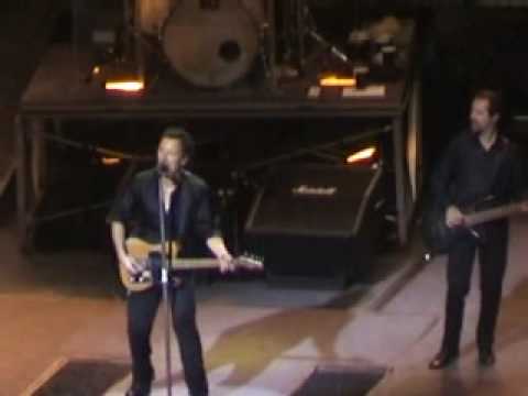 Bruce Springsteen & The E Street Band - Twist & Shout