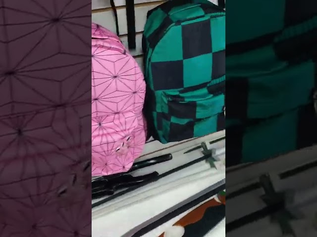Vídeo relacionado con Roffatide Anime Demon Slayer Mochila Estampada Mochila para Portátil de 15,6 Pulgadas con Puerto de Carga USB y puerto para Auriculares Negro