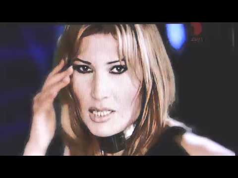 Amel Wahby chante Ensemble à Tizi Ouzou