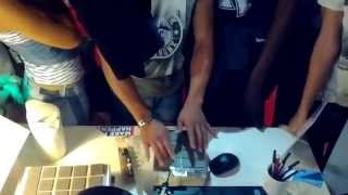 DIY USB MIDI controller MPC style @ Maker Faire Rome 2014, random kid amazing performance